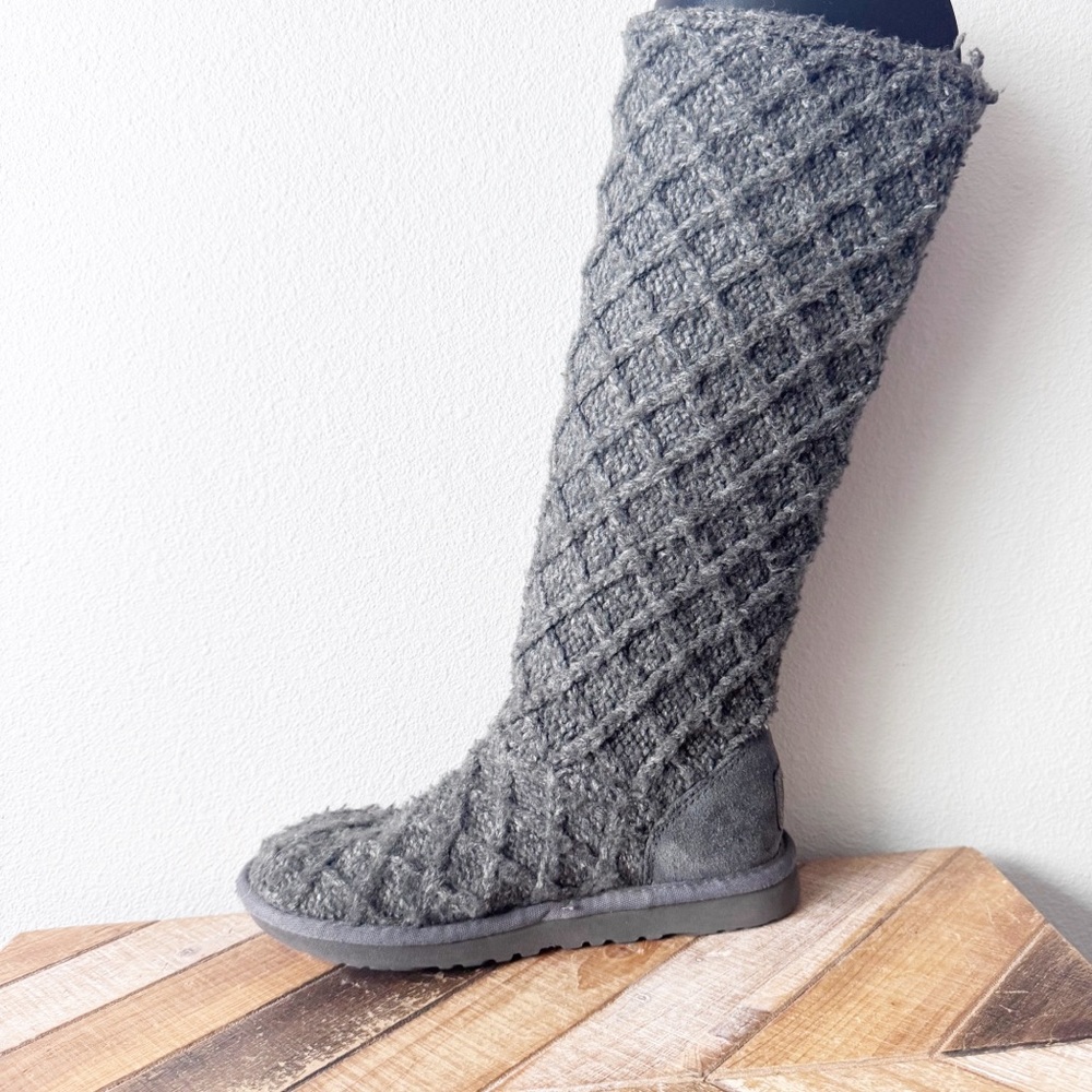 Ugg Lattice Knit Gray Quilted Women's Boots - Picture 4 of 15
